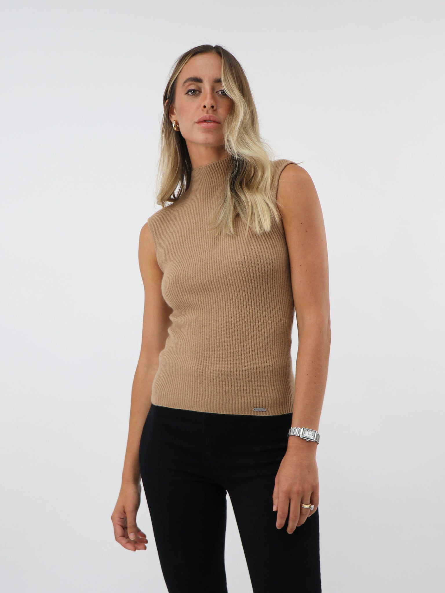 Sleeveless Cashmere fitted top