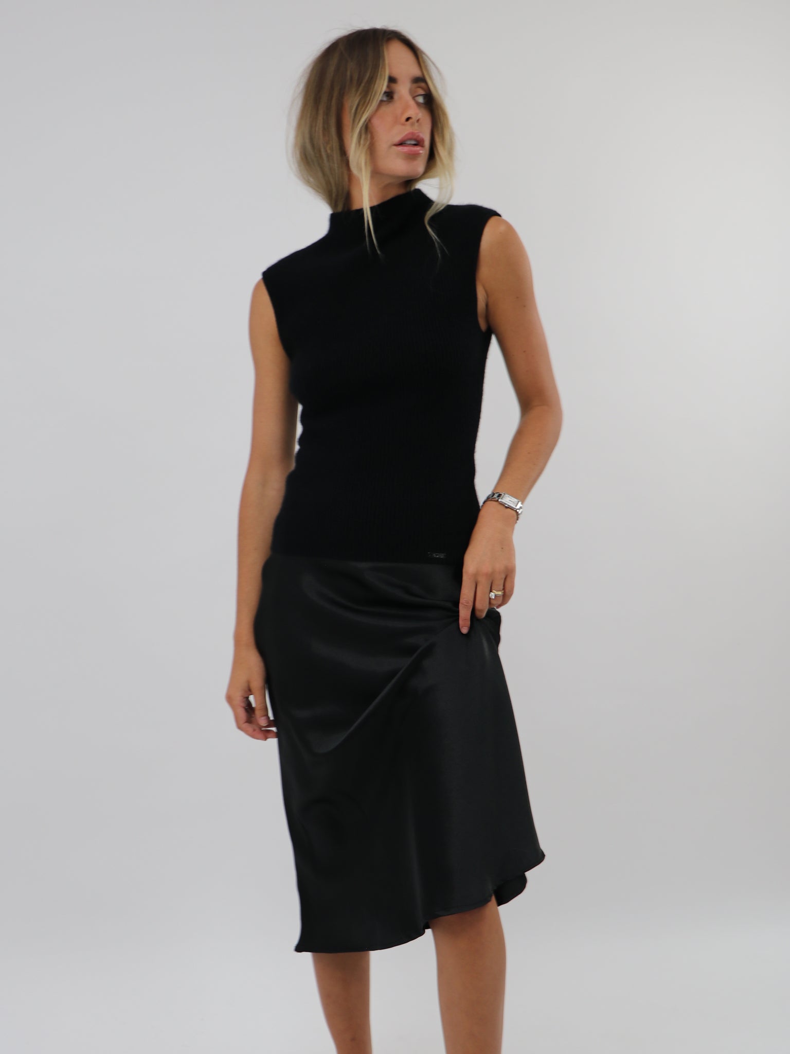 Sleeveless Cashmere fitted top