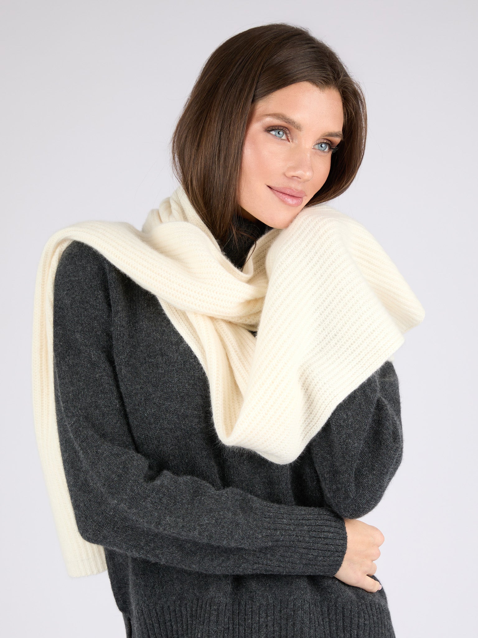 Unisex extremely soft ribbed cashmere scarf