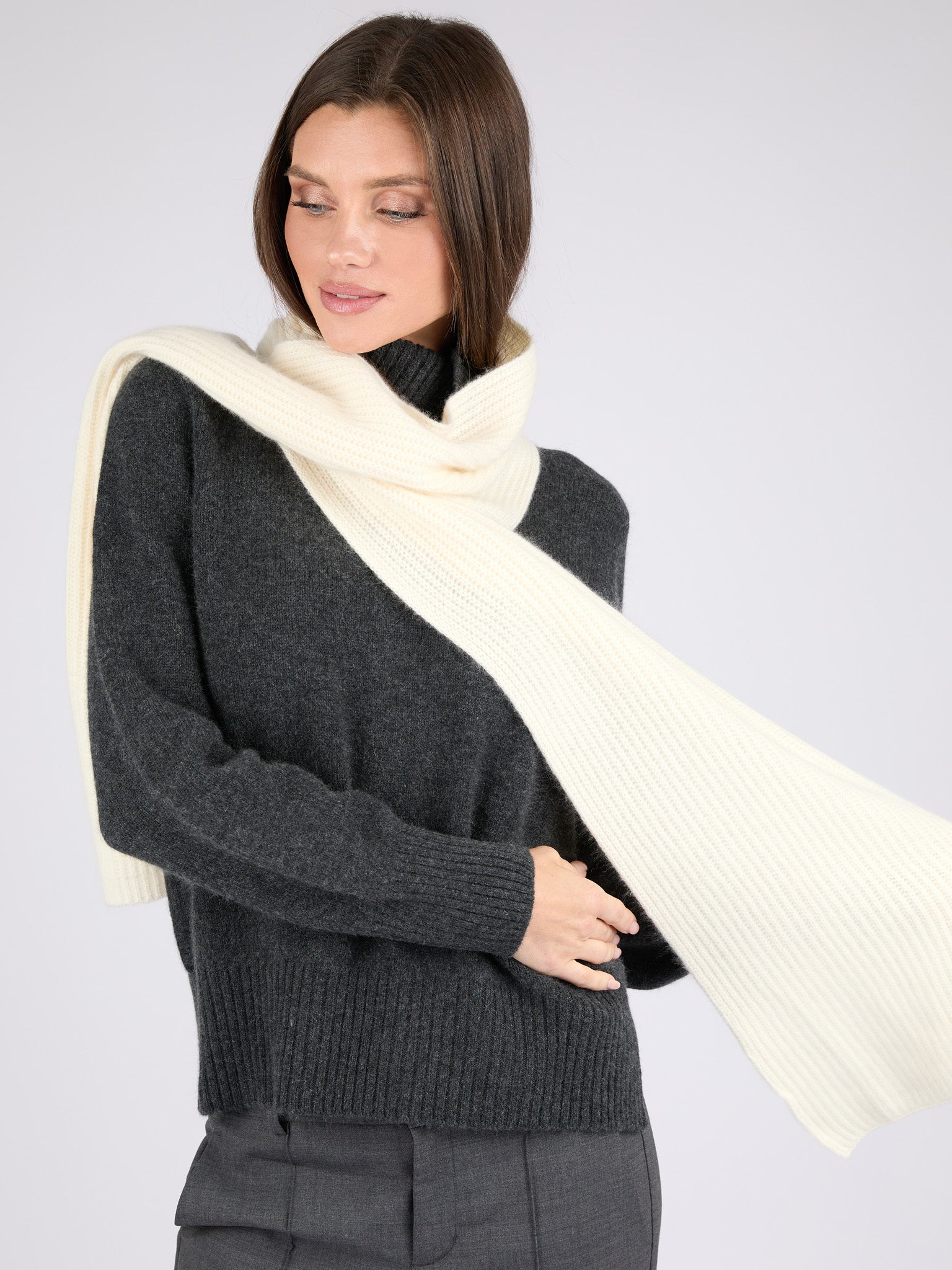 Unisex extremely soft ribbed cashmere scarf
