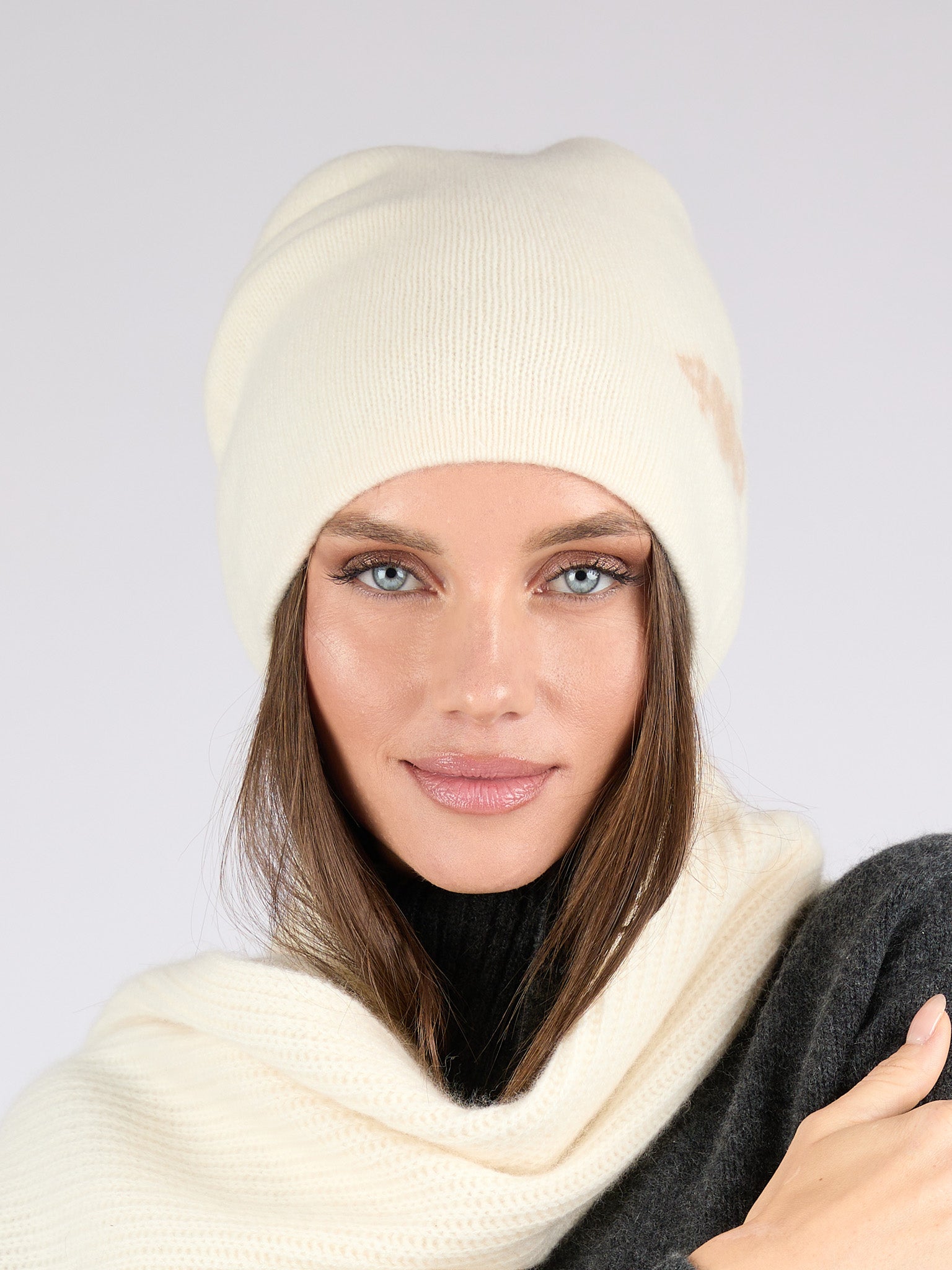 Unisex Ultra soft Cashmere beanie with Intarsia  