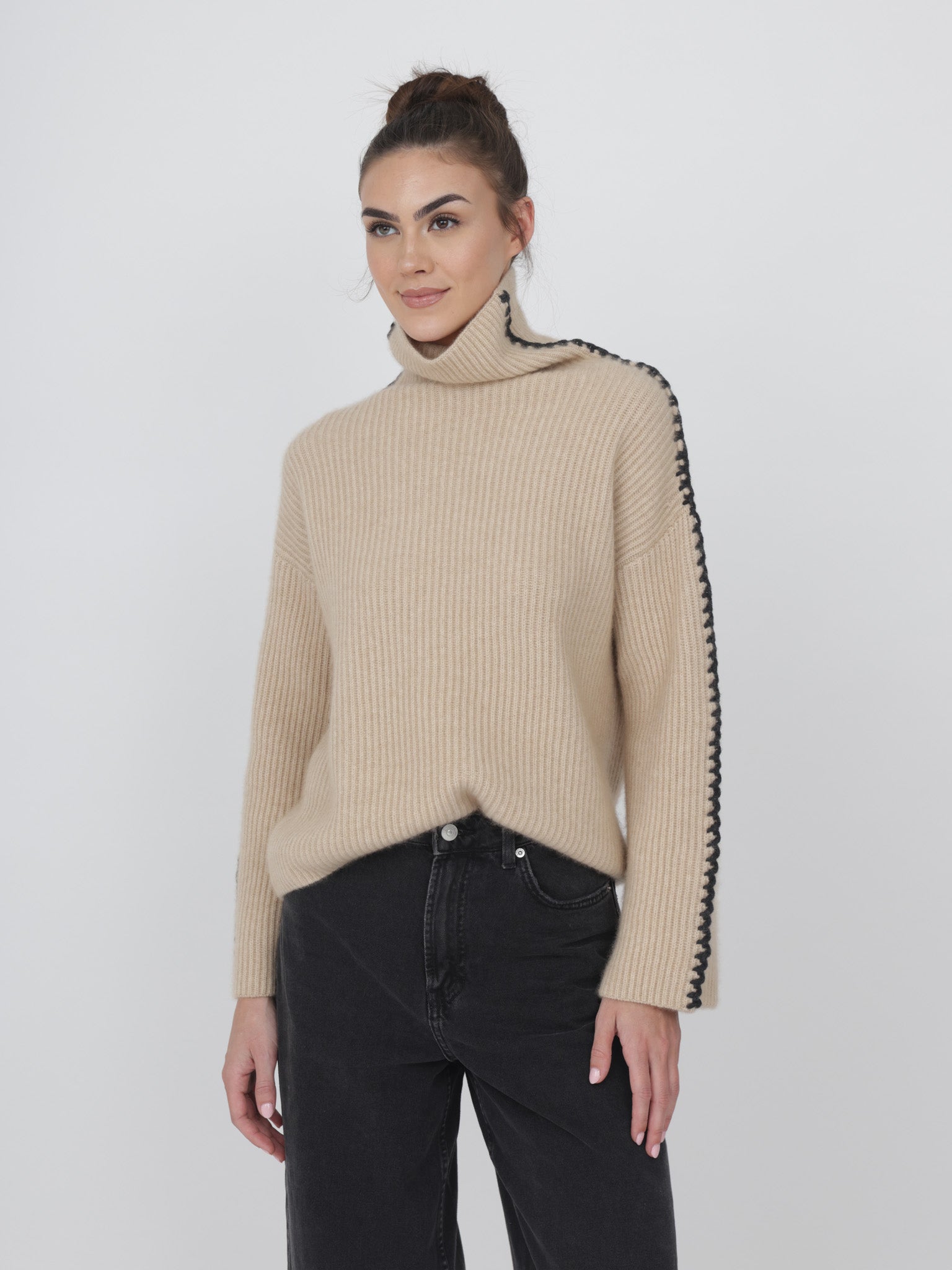 Cashmere Turtleneck with detail on Sleeves