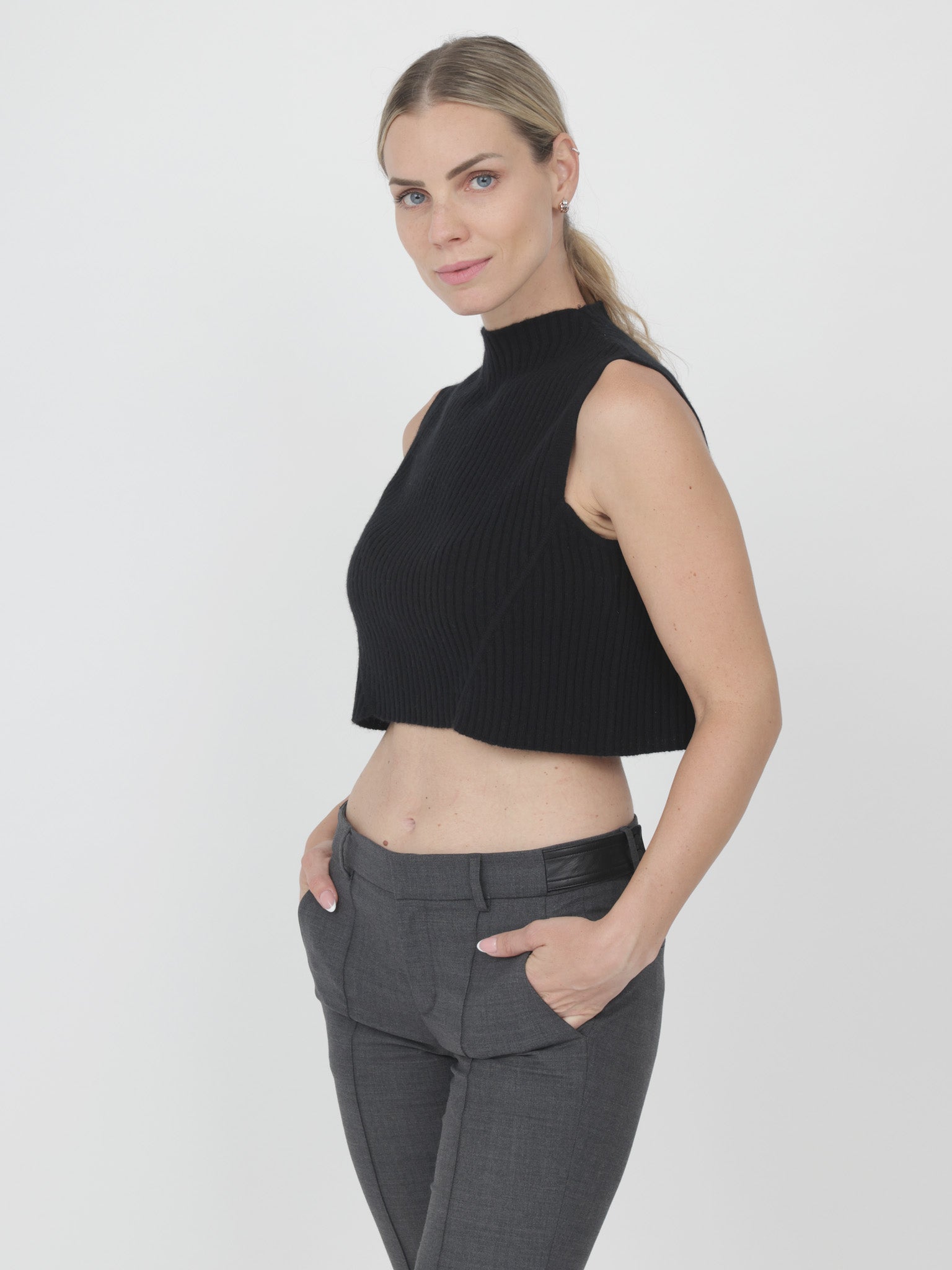 Sleeveless Cashmere Cropped Top