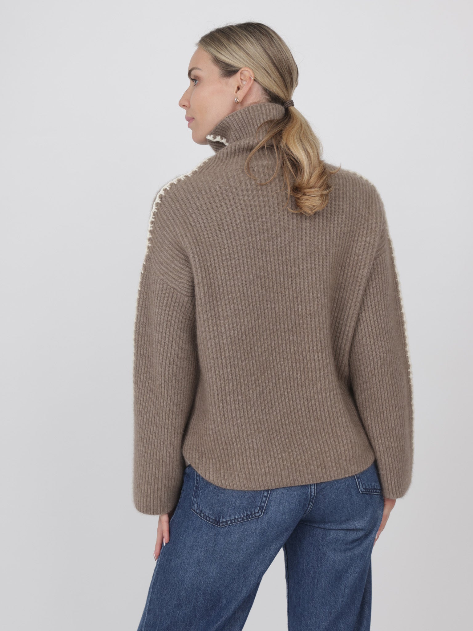 Cashmere Turtleneck with detail on Sleeves