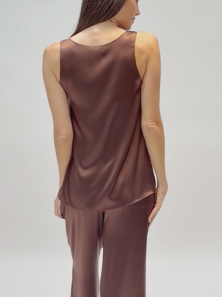 Sleeveless scoop neck soft fitting top #SABLE